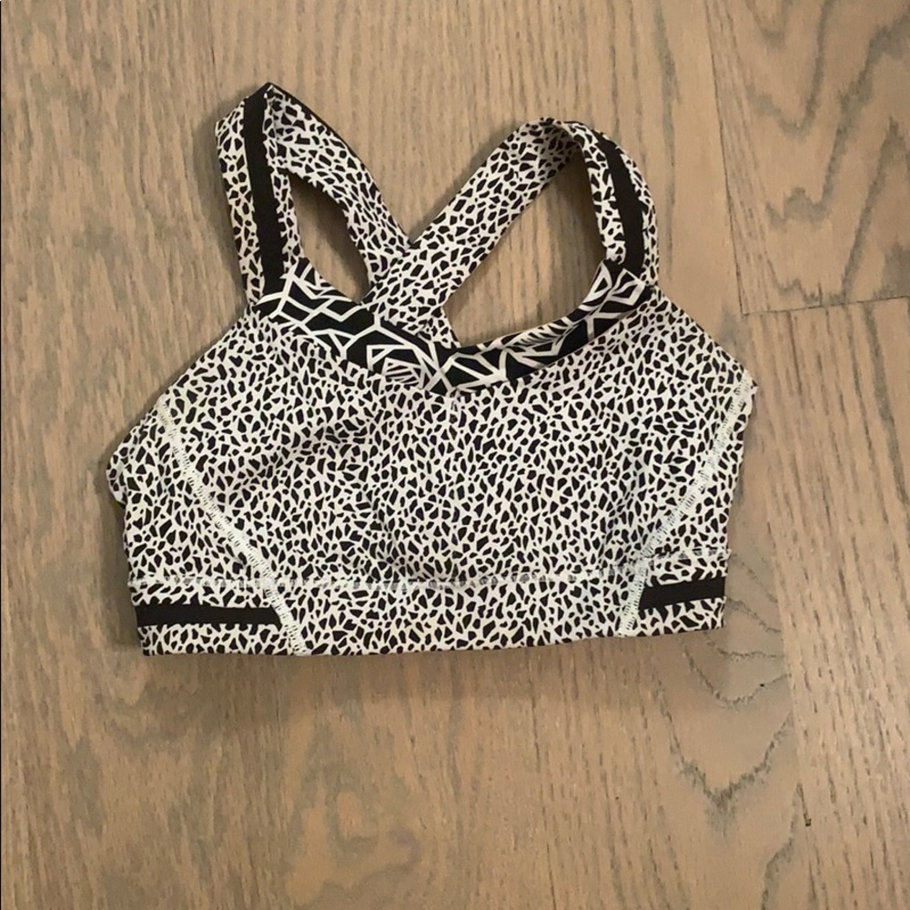 lulu lemon sports bra black and white